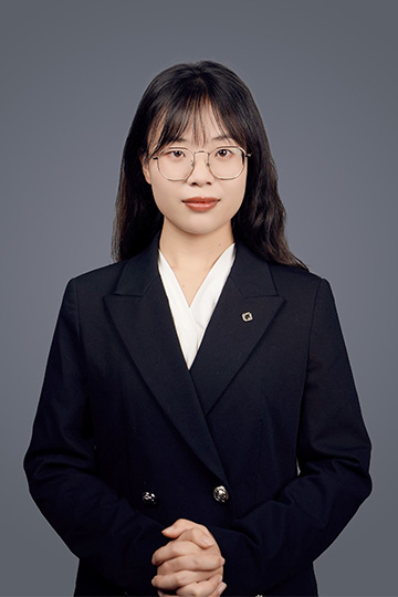 李密照片