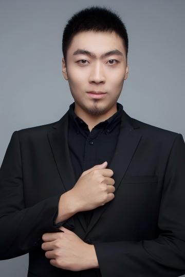 刘皓照片