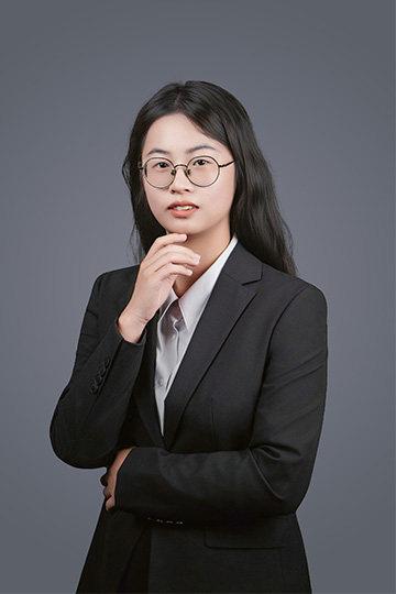 谭格照片