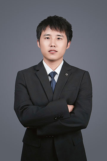 余胜照片